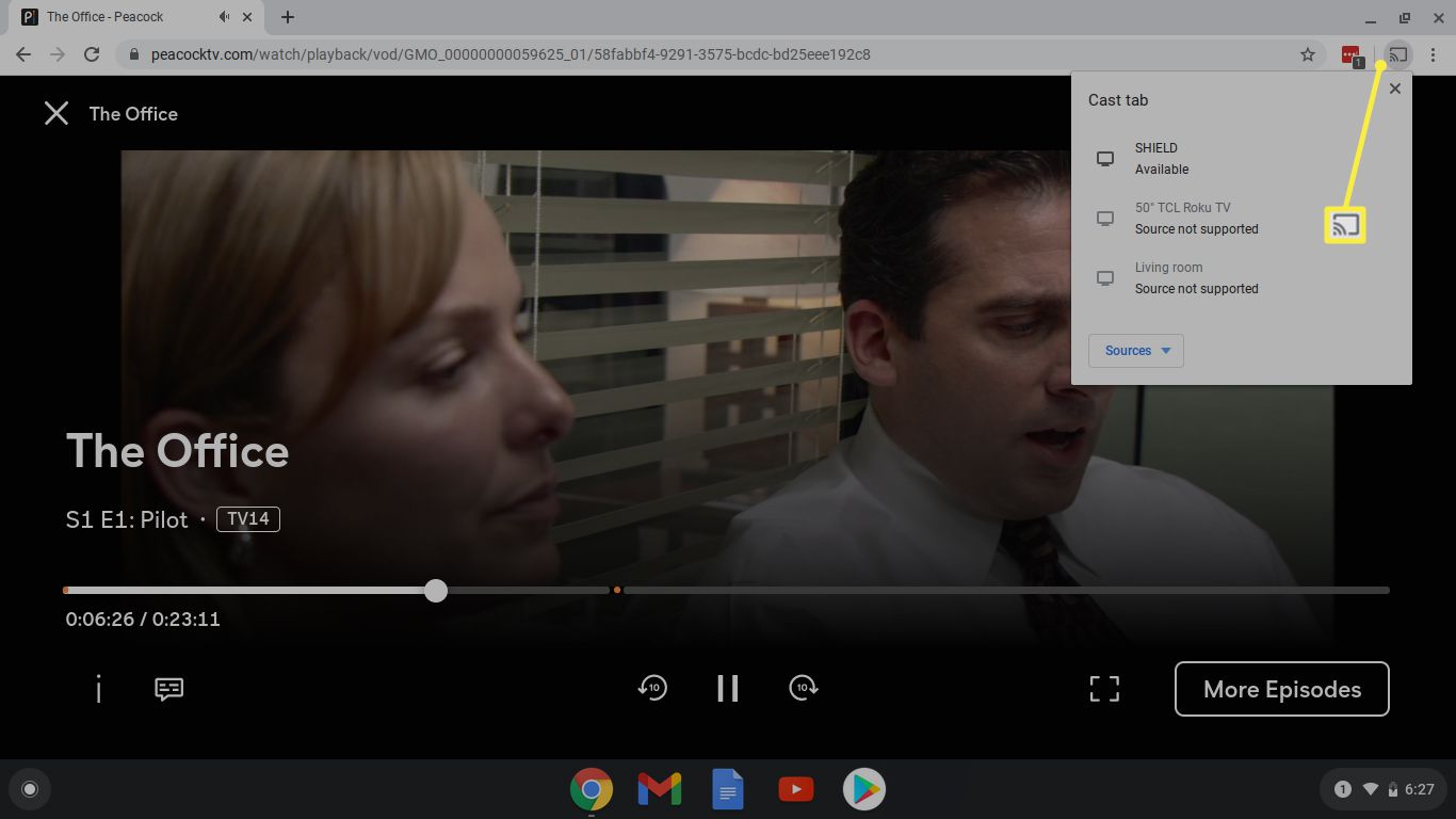 Ikona Chromecastu zvýrazněná v prohlížeči Google Chrome streamovaném Peacock TV