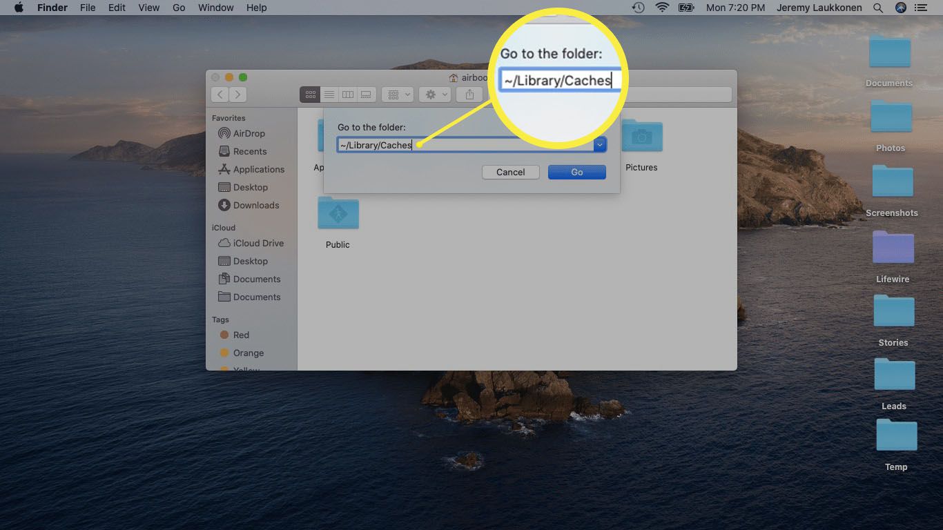 Screenshot funkce go to folder v systému macOS.