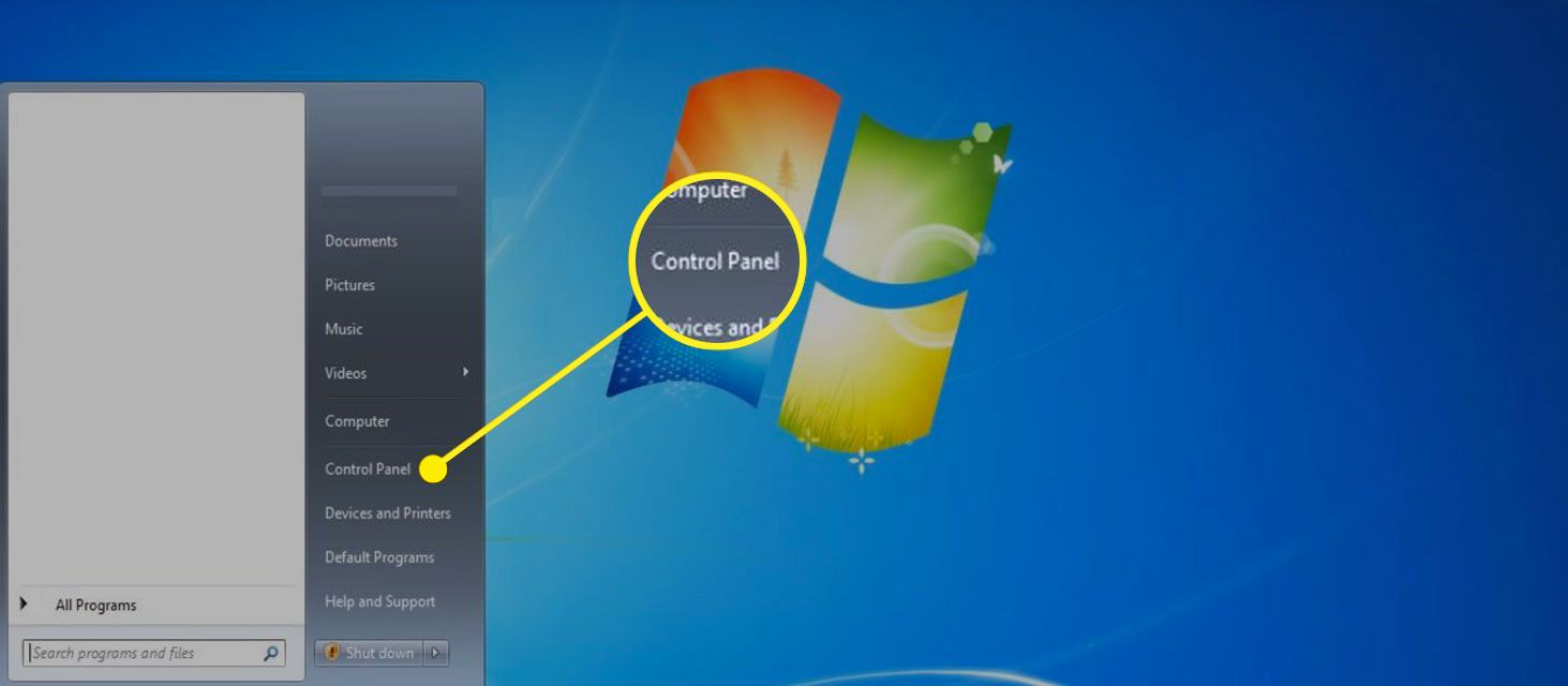 Nabídka Start v systému Windows 7 se zvýrazněnou možností Ovládací panely