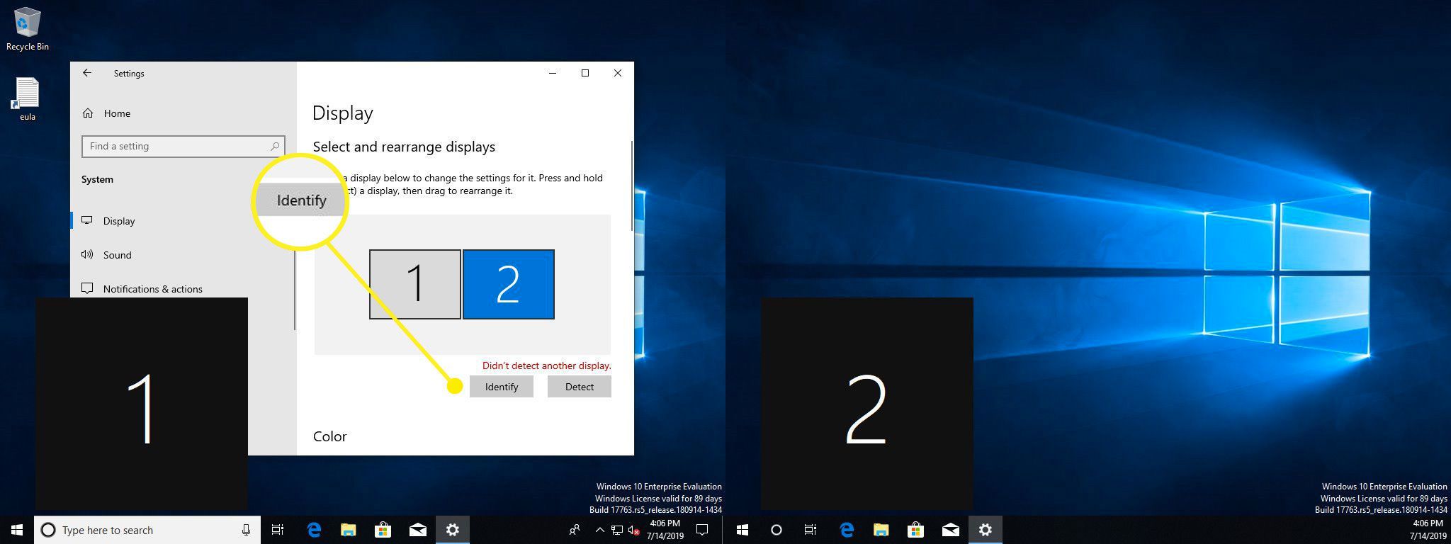 Duální monitory ve Windows se zvýrazněným tlačítkem Identifikovat