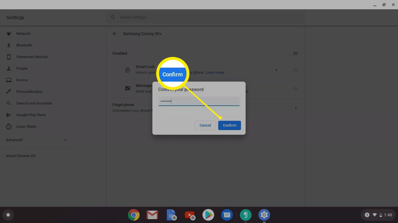 Potvrzení hesla v Chromebooku.