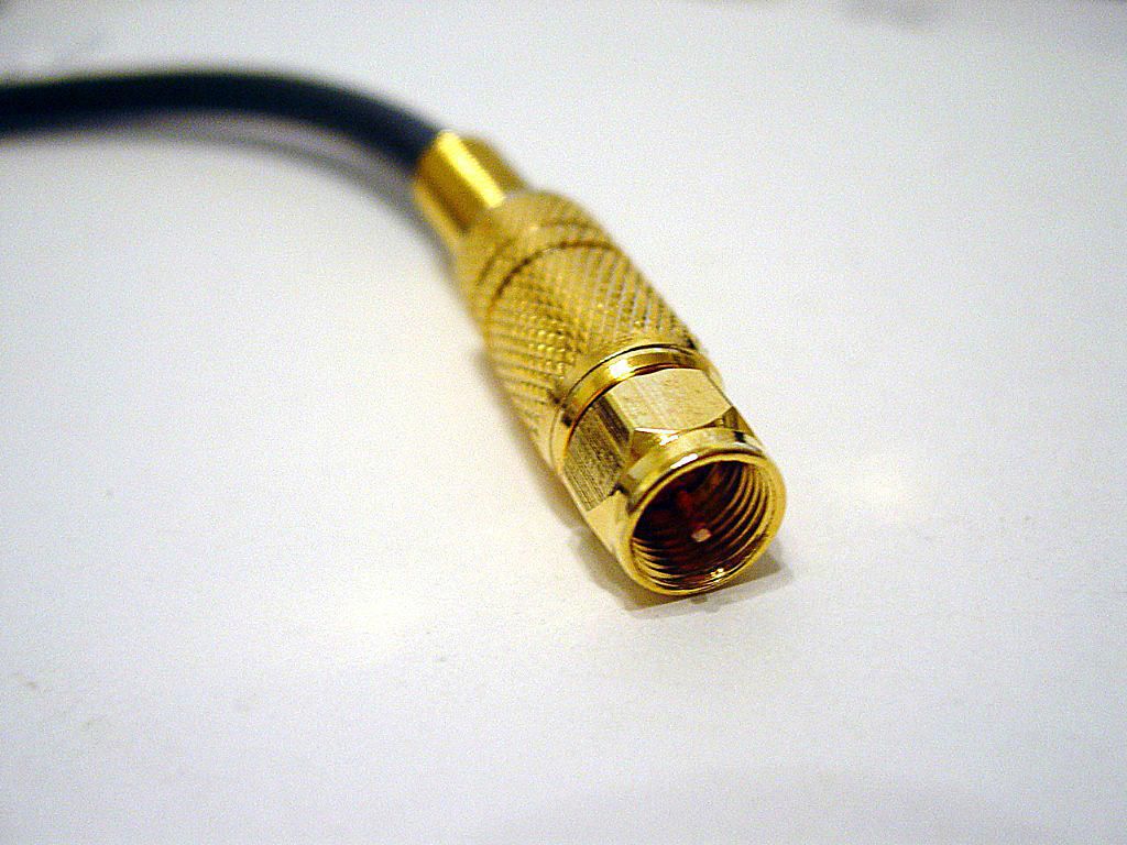 Šroubovací typ RF koaxiální kabel
