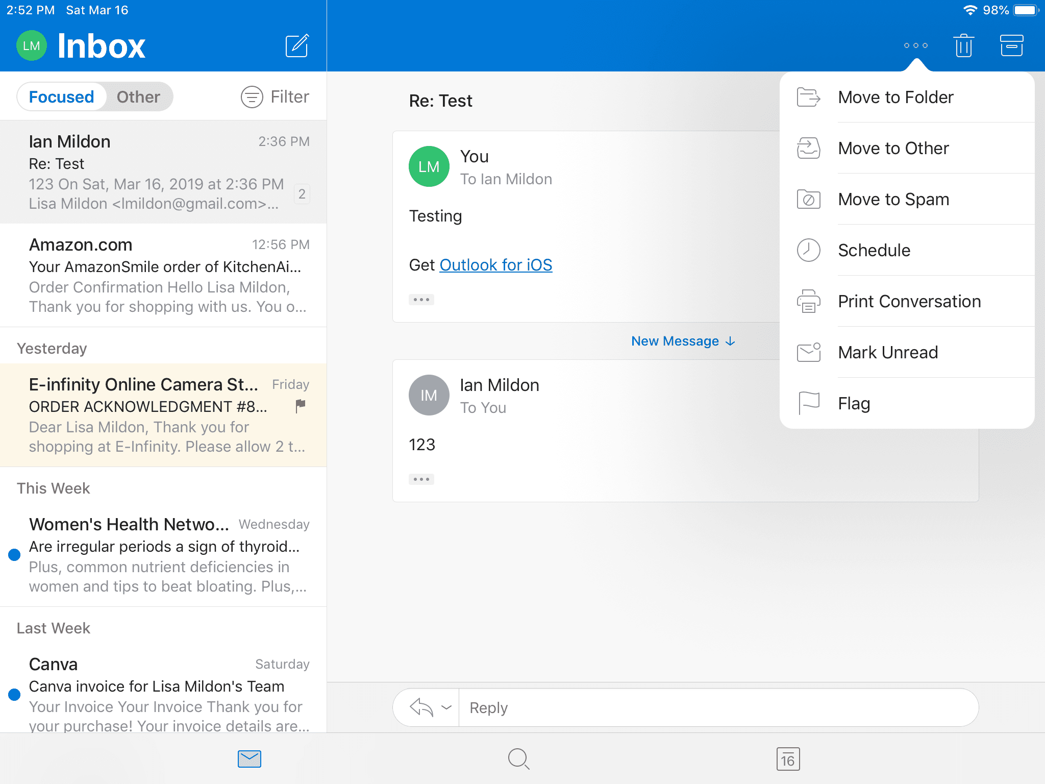 Outlook pro iOS zobrazující nabídku možností.