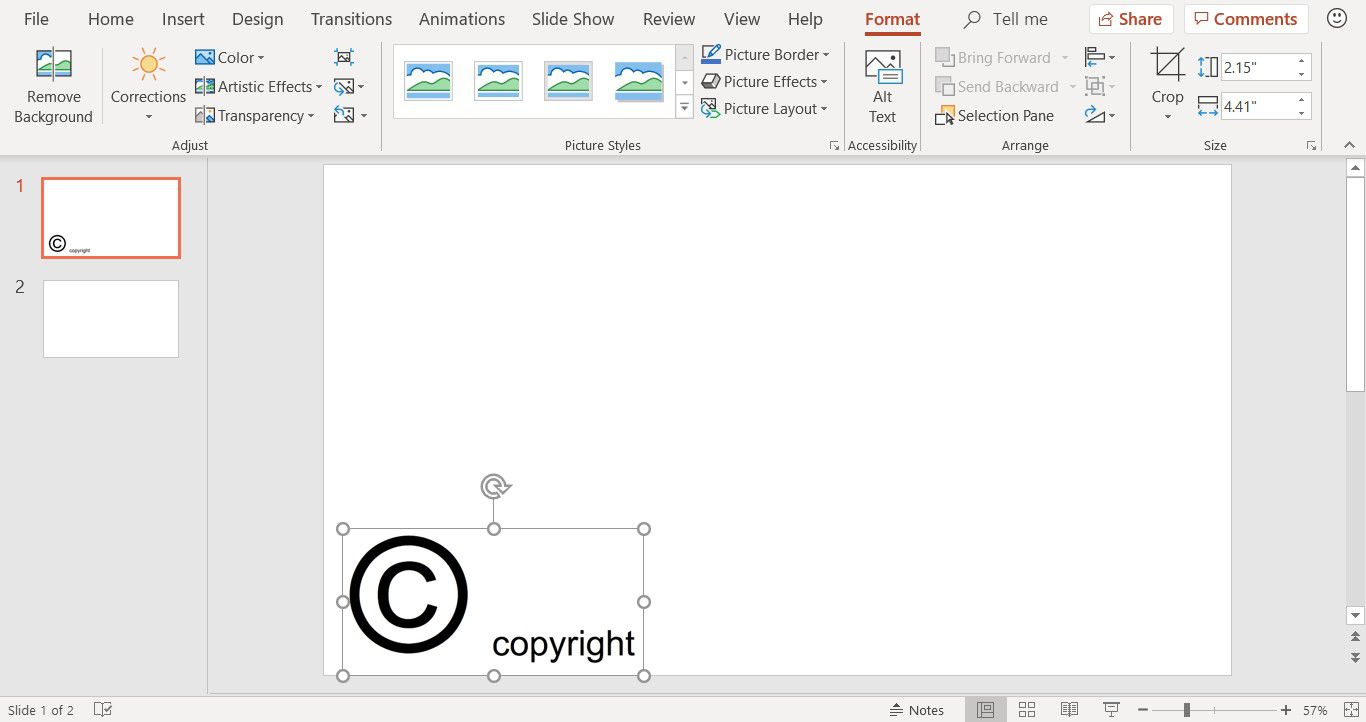 Snímek obrazovky ukazující, jak přesunout a změnit velikost vodoznaku v aplikaci PowerPoint