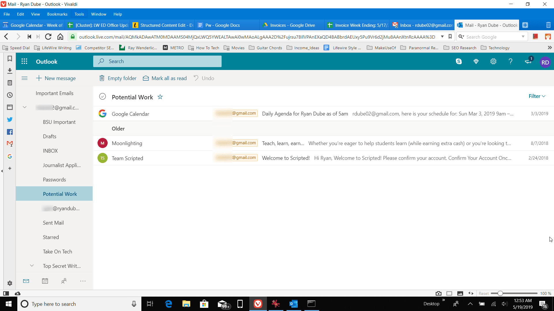 Screenshot výběru složky v aplikaci Outlook online