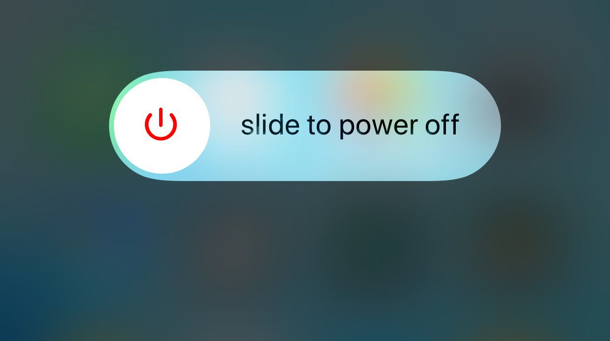 Snímek obrazovky zprávy Slide to Power Off na iPhonu