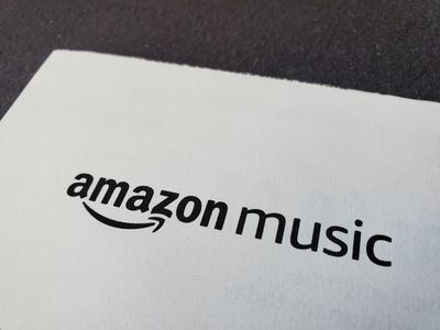Logo Amazon Music v černé barvě na bílém pozadí