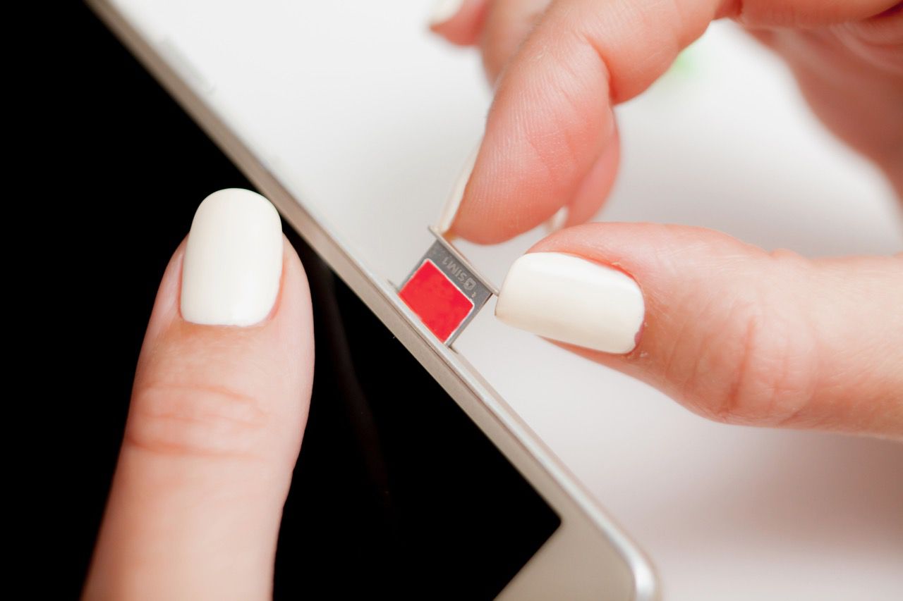 Vyjmutí SIM karty zkuste z iPhone