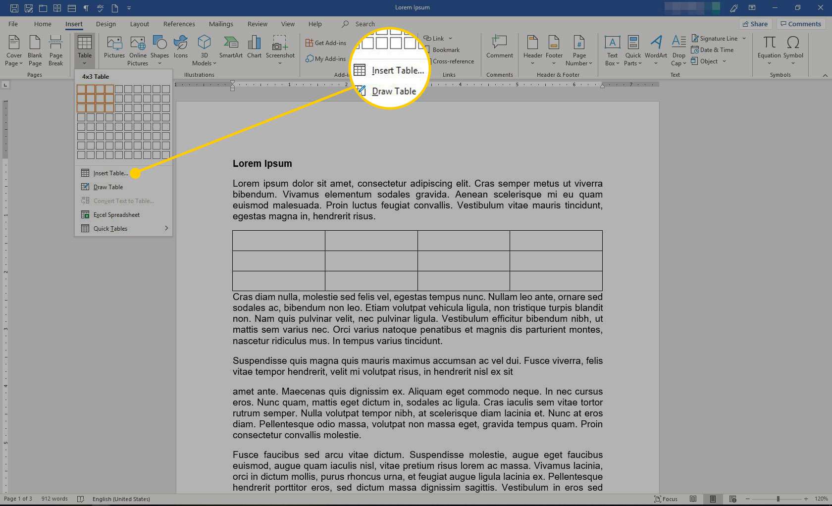 Microsoft Word se zvýrazněnou možností Vložit tabulku