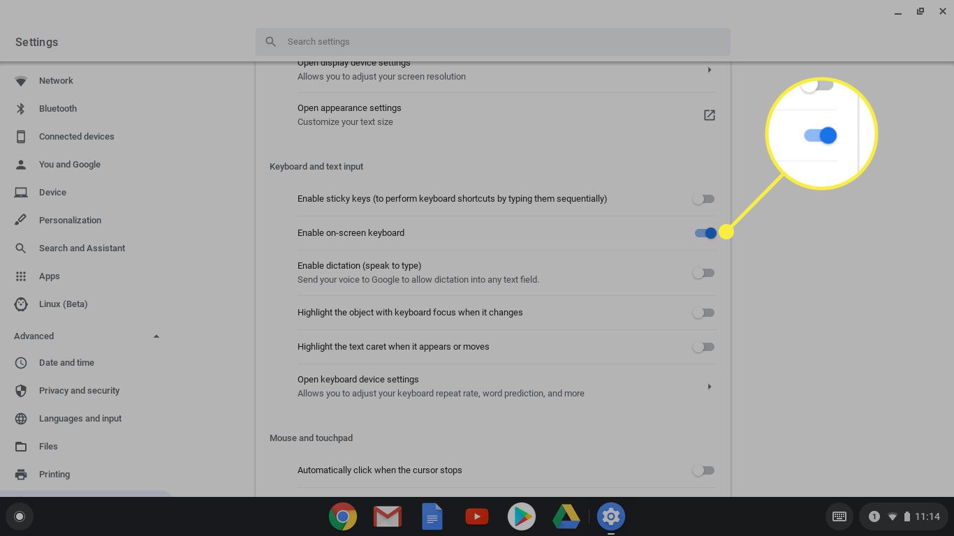 Přepínač „Povolit klávesnici na obrazovce“ v nastavení Chromebooku