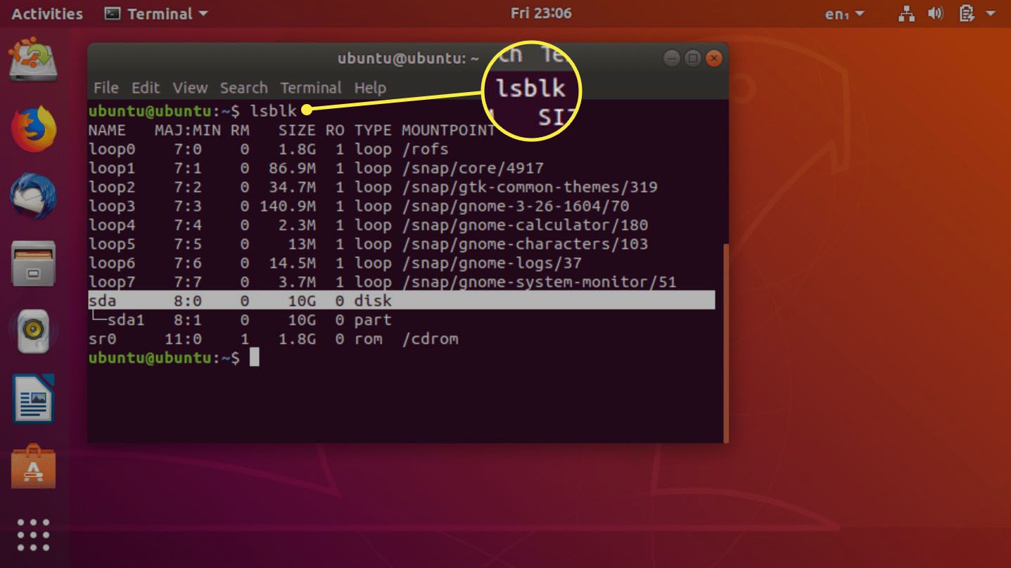 Aplikace Ubuntu Terminal po spuštění příkazu "lsblk"