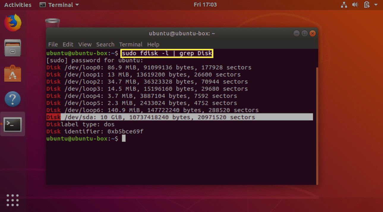 Pracovní plocha Ubuntu s terminálem spuštěným spuštěnými příkazy