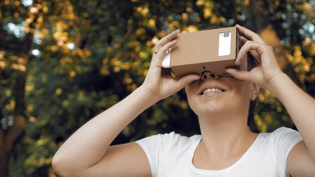 GoogleCardboard KyryloGlivin EyeEm Getty 7d2147669f3b4a2fa9ed4f745408d7a4