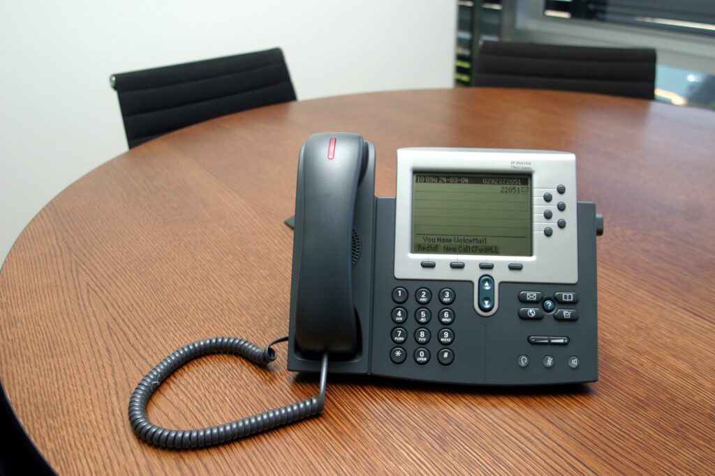 IP Phone With Voicemail Feature pauljw11 Getty 57c739cd5f9b5829f4710c01