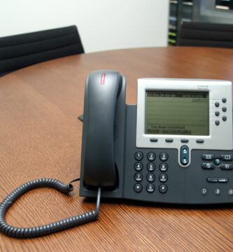 IP Phone With Voicemail Feature pauljw11 Getty 57c739cd5f9b5829f4710c01
