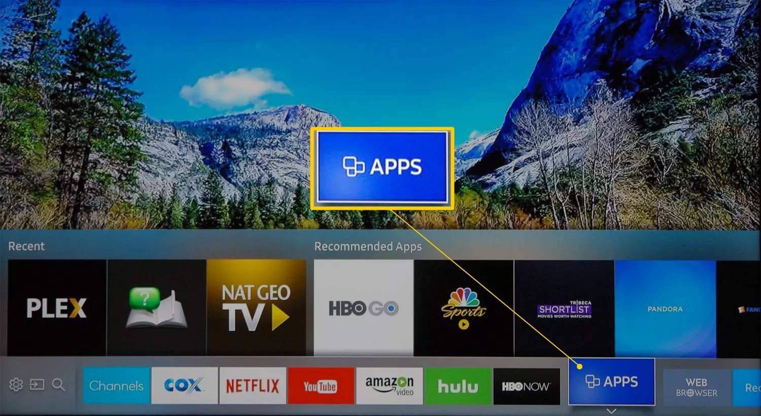Přidejte aplikace do Samsung Smart TV výběrem ikony Aplikace