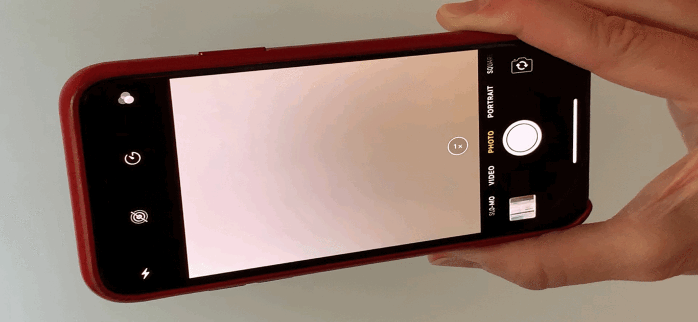 Animace přepínání blesku iPhone z automatického na vypnutý