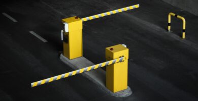 boom barriers in car park 654602221 5be0e45846e0fb002613ef69