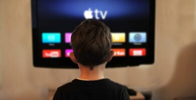 children 403582 Pixabay watchingAppletv 57bf5e1f5f9b5855e52619d5