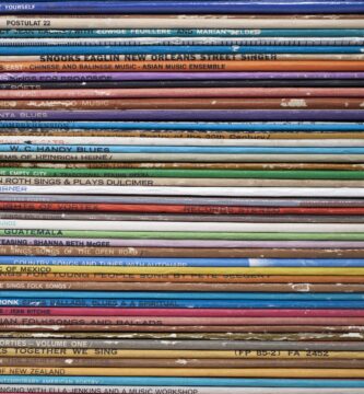 detail of a stack of records 116781089 57d1c3305f9b5829f441cc3b