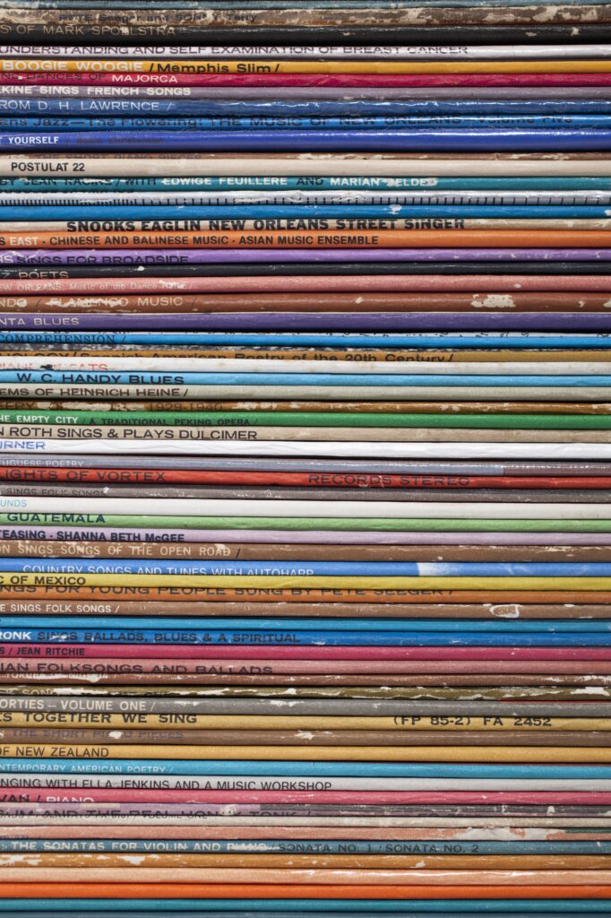 detail of a stack of records 116781089 57d1c3305f9b5829f441cc3b