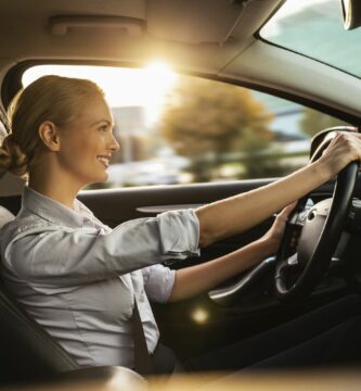 woman driving car 56a634855f9b58b7d0e066ee