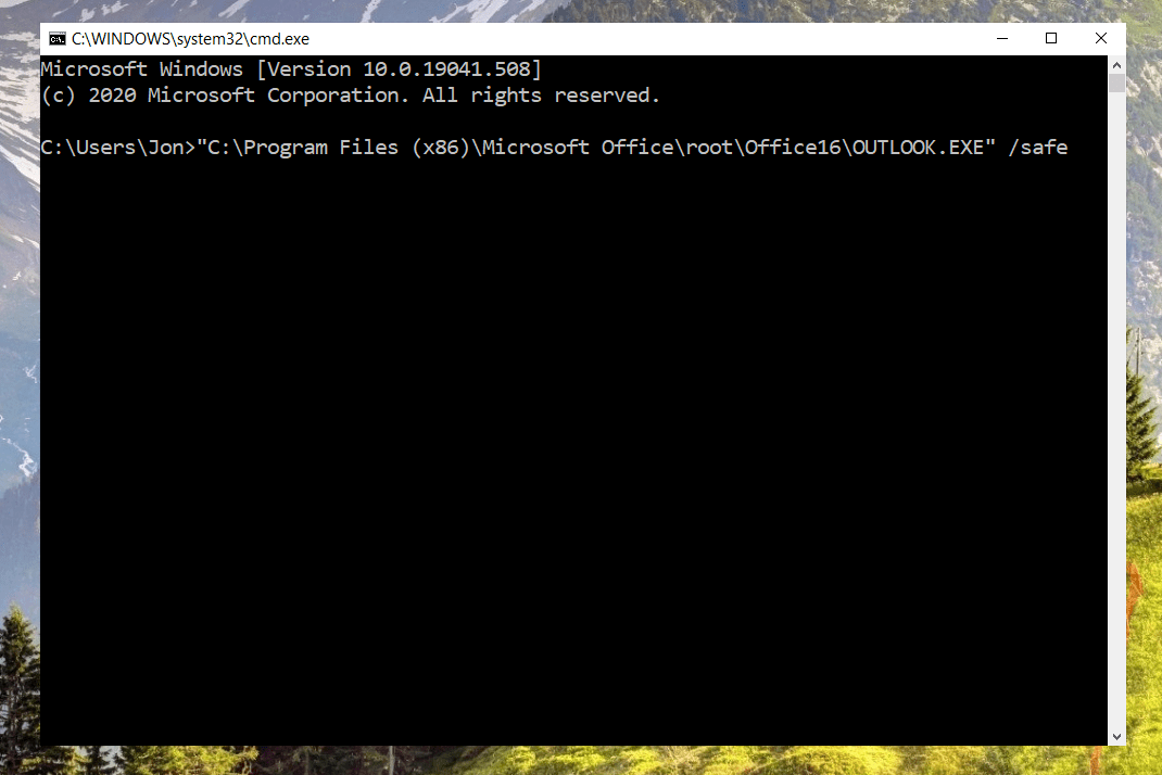 Screenshot z příkazového řádku s cestou bezpečného režimu aplikace Outlook