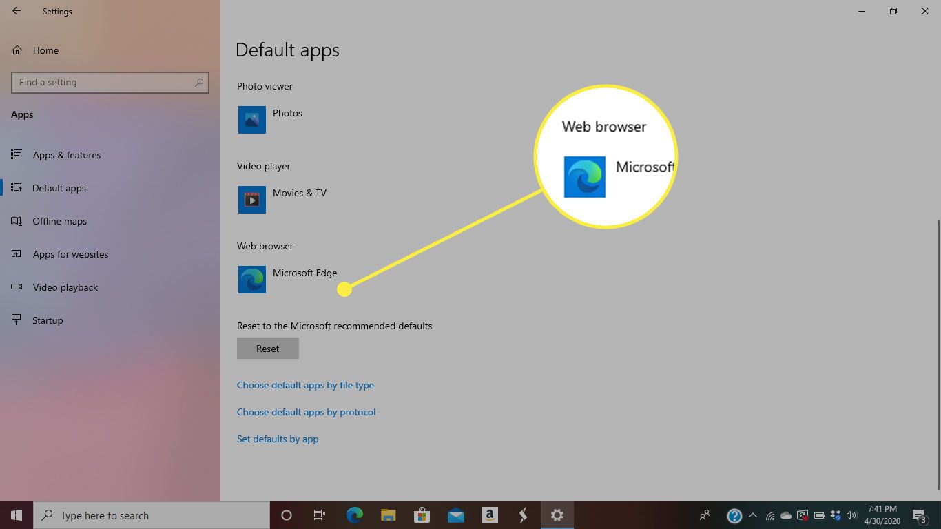 Výchozí aplikace ve Windows 10 se zvýrazněným nadpisem webového prohlížeče