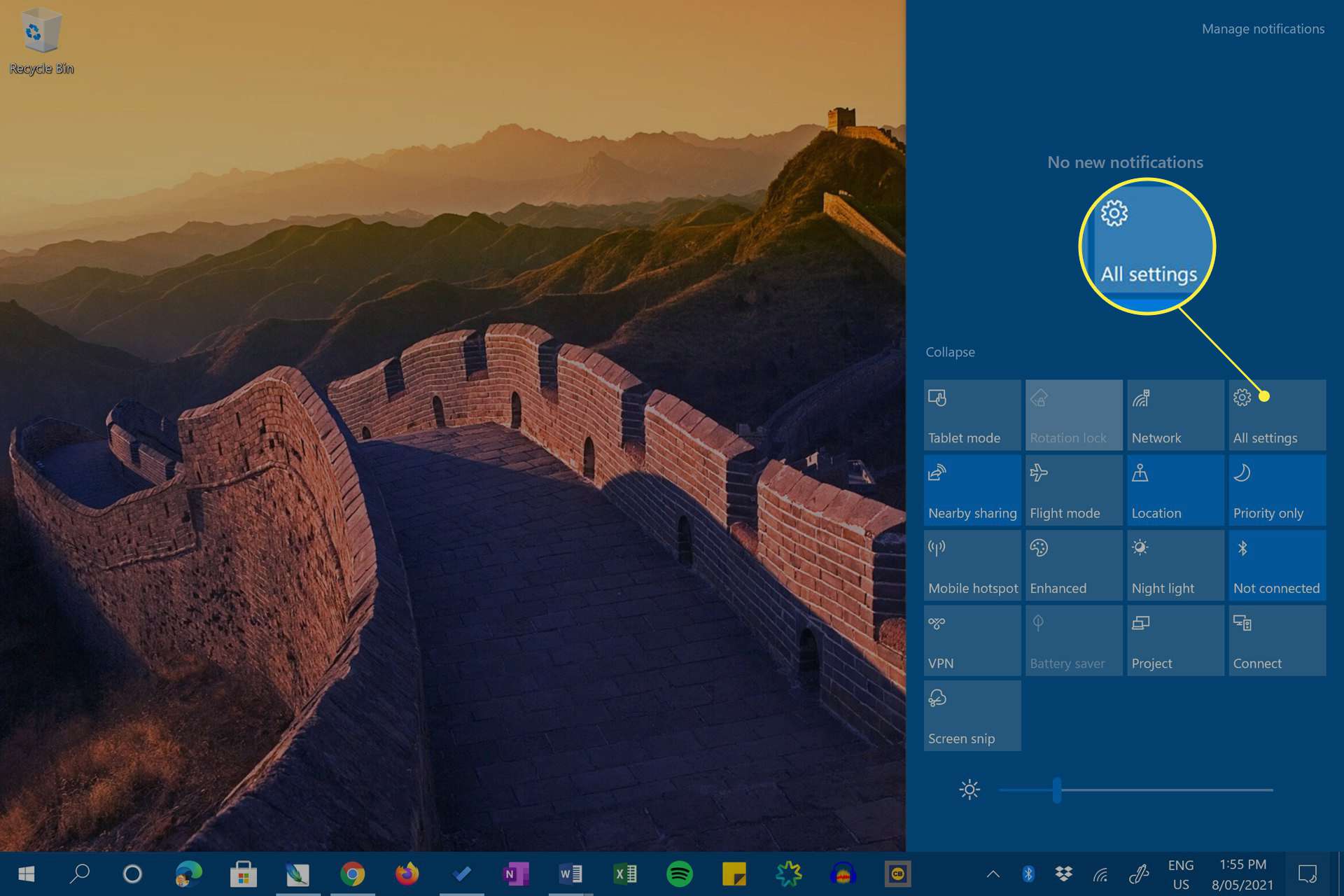 Centrum akcí Windows 10 na Surface Pro se zapnutým Bluetooth a zvýrazněným All Settings