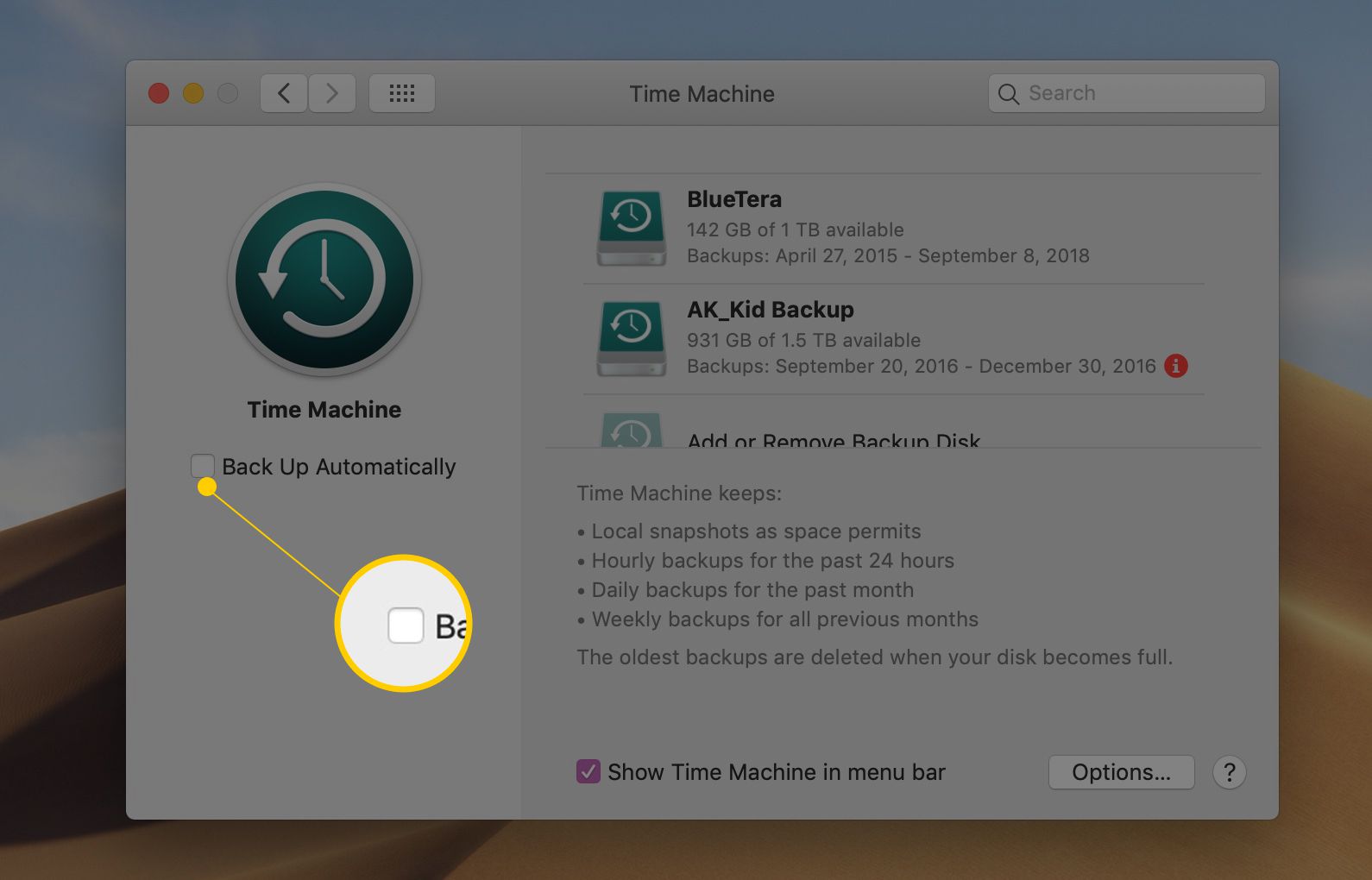 Zaškrtávací políčko Automaticky zálohovat v předvolbách Time Machine v macOS Mojave