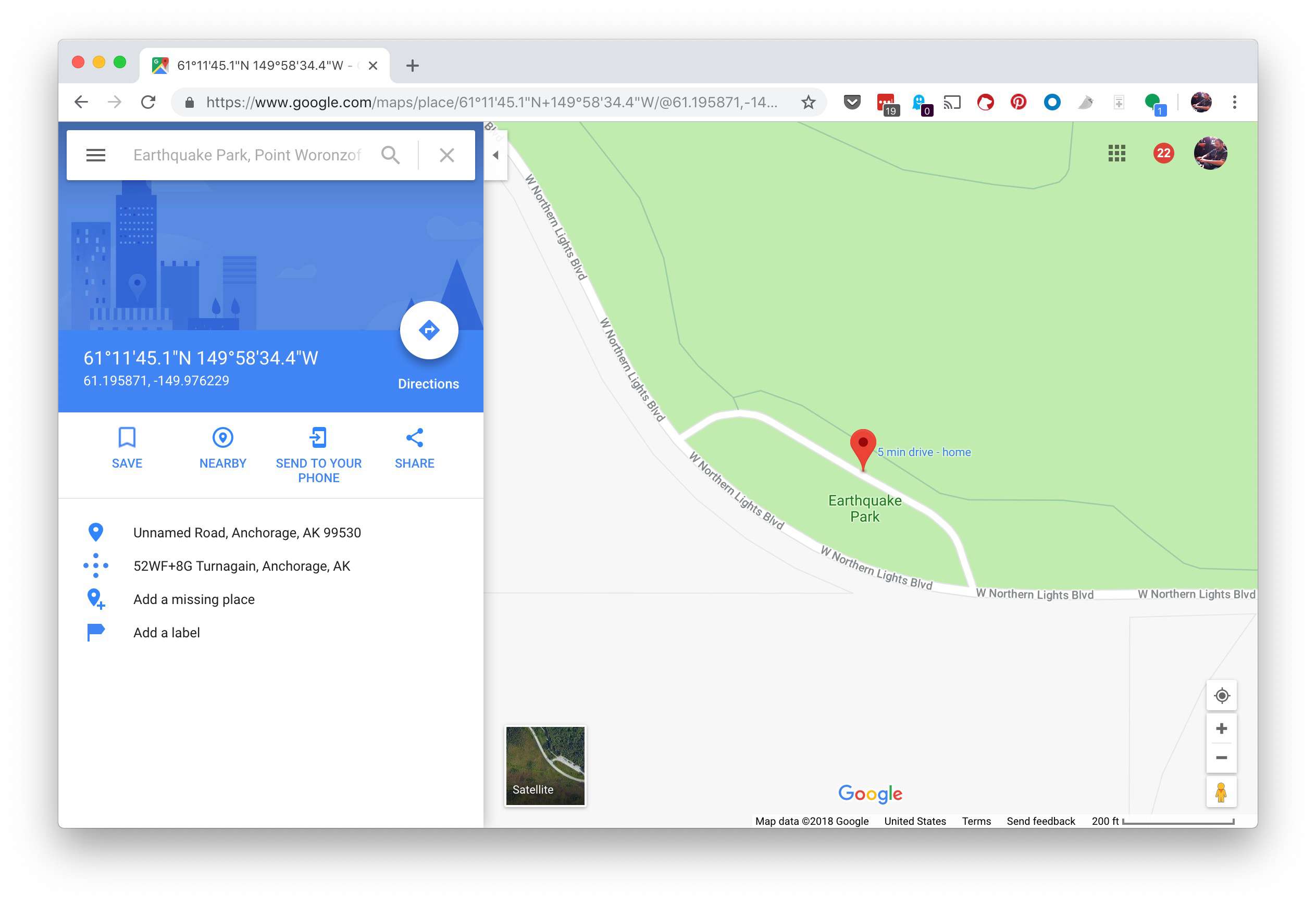 Informační panel pro zeměpisné délky a šířky v Mapách Google