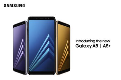 Chytré telefony Samsung Galaxy A8 a A8 + vedle sebe v různých barvách