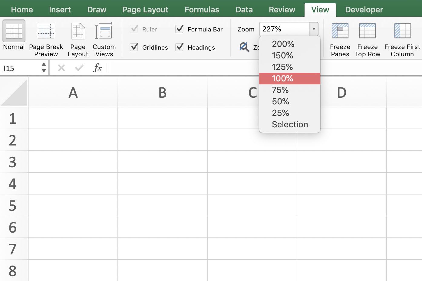 Screenshot aplikace Excel zobrazující možnosti zvětšení na pásu karet