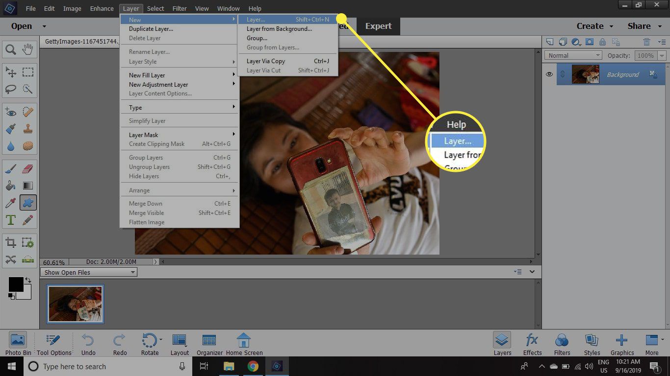 Snímek obrazovky aplikace Photoshop Elements se zvýrazněným příkazem Nová vrstva