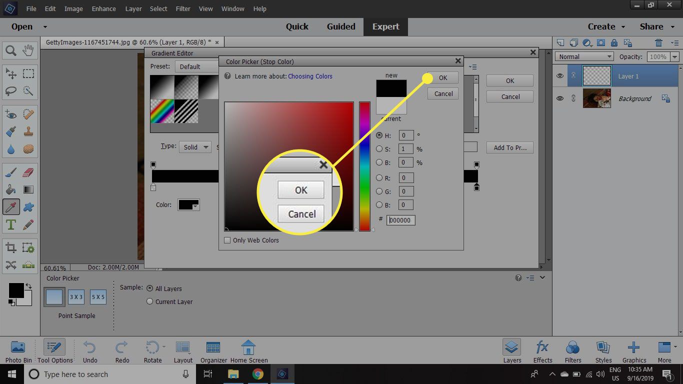 Snímek obrazovky Výběr barvy ve Photoshop Elements se zvýrazněným tlačítkem OK