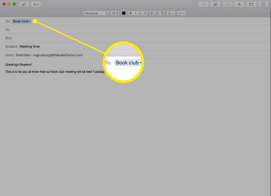 Screenshot z odesílání skupinového e-mailu v Apple Mail.