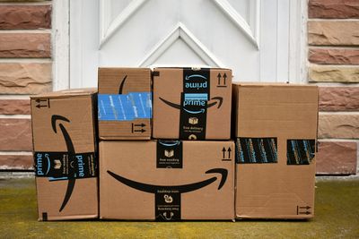 Amazon Boxes na prahu