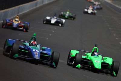 Automobily Indy závodí v závodě Indianapolis 500.