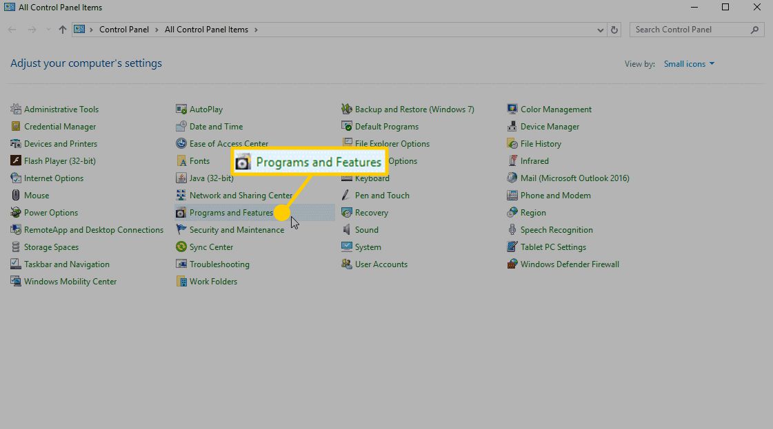 Screenshot z výběru Programy a funkce v Ovládacích panelech.