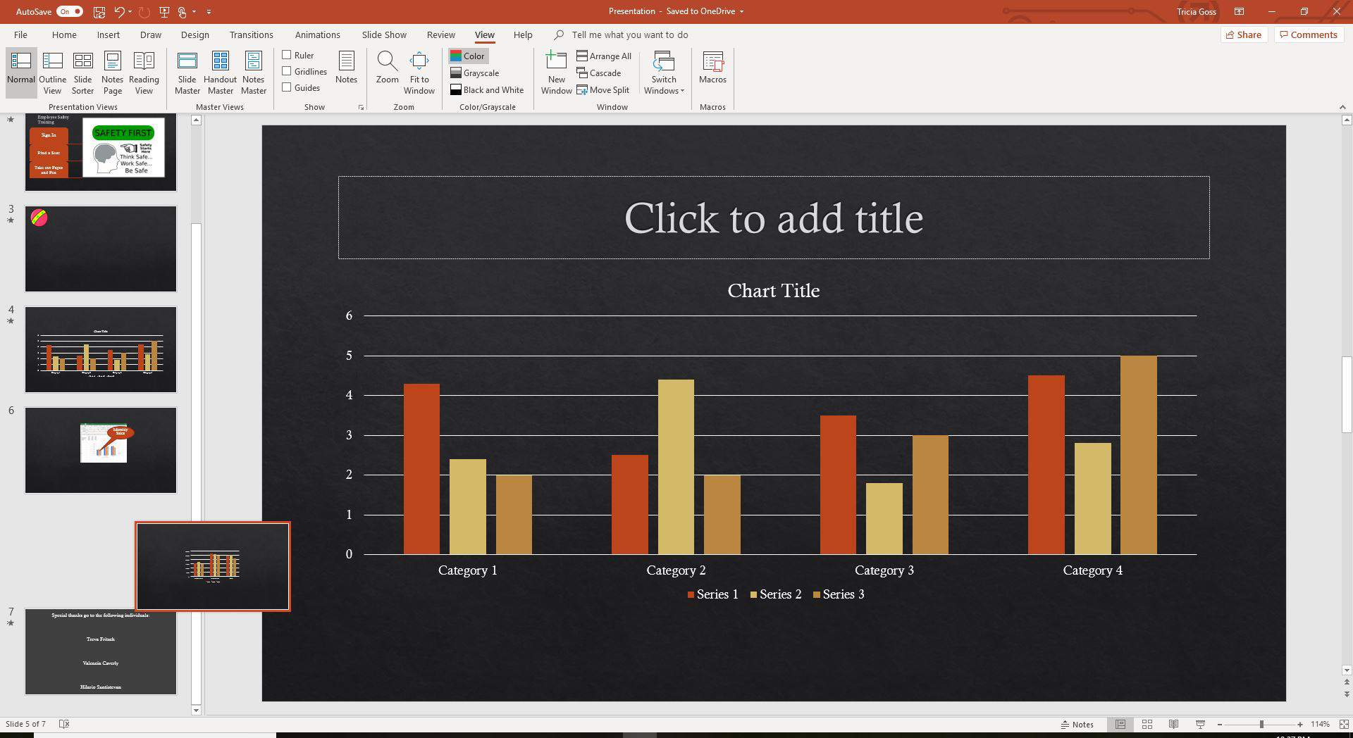 Snímek obrazovky přesunutí snímku v aplikaci PowerPoint.