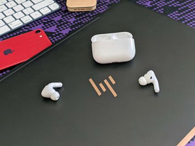 AirPods Pro na notebooku HP.