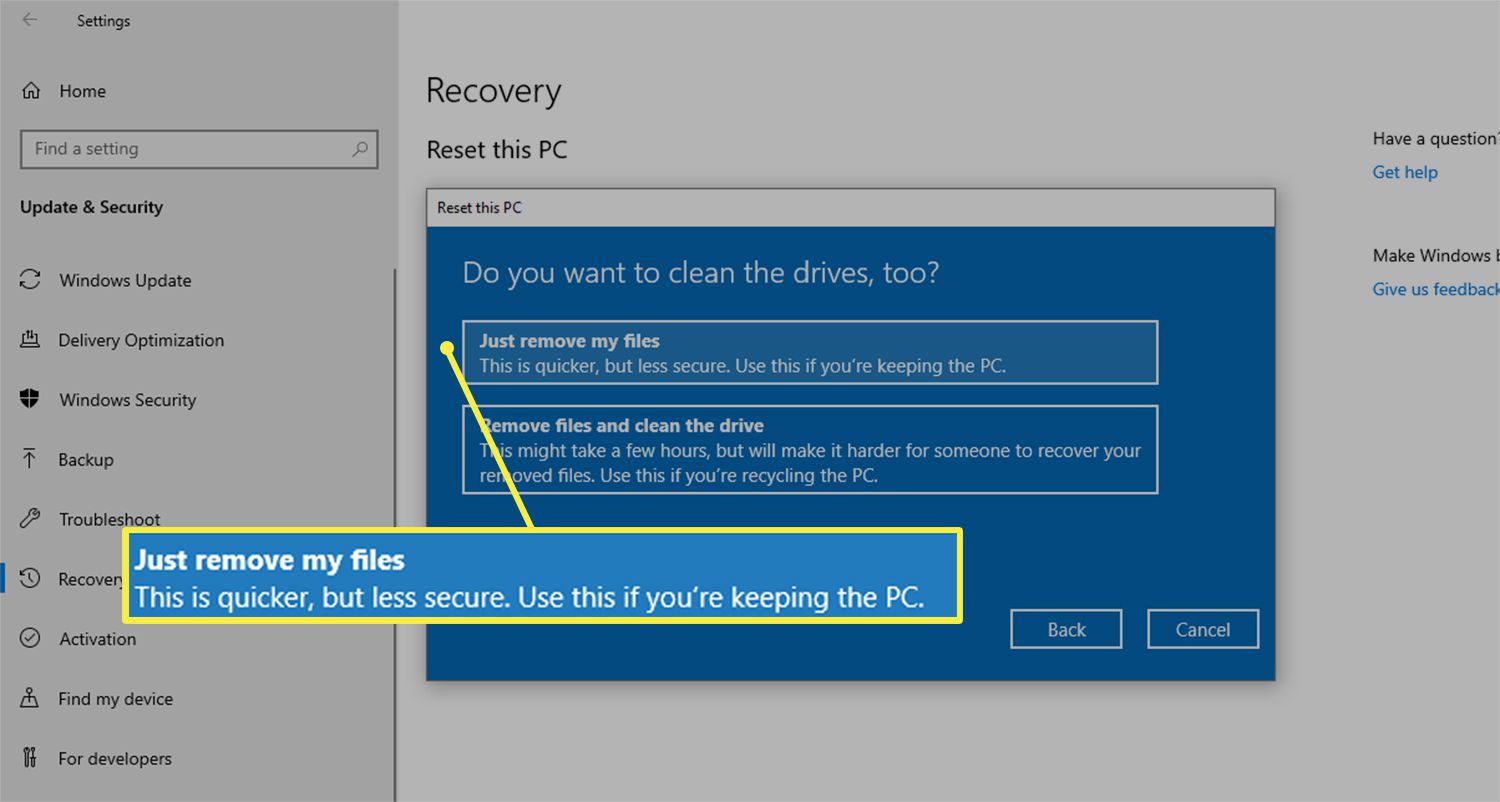 Stačí odebrat možnost Moje soubory z dialogového okna Obnovit toto PC v systému Windows 10