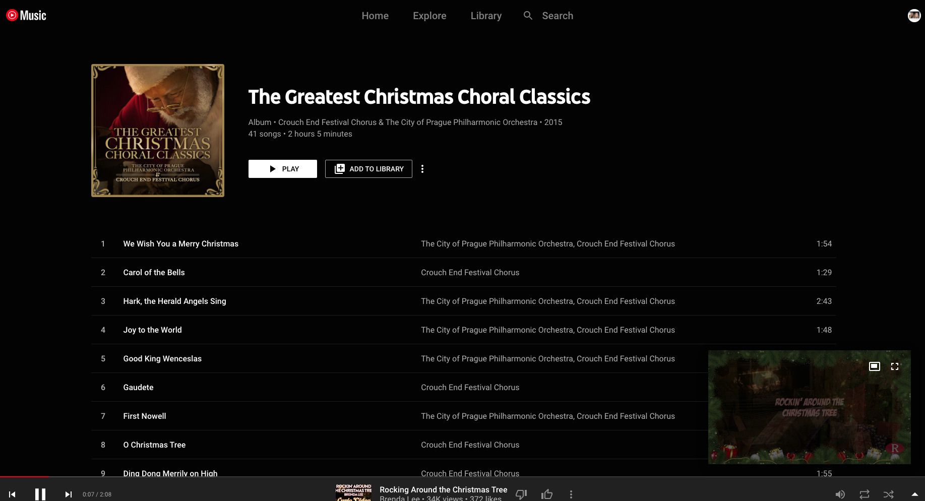 YouTube Music nabízí bezplatně streamovanou vánoční hudbu a videa