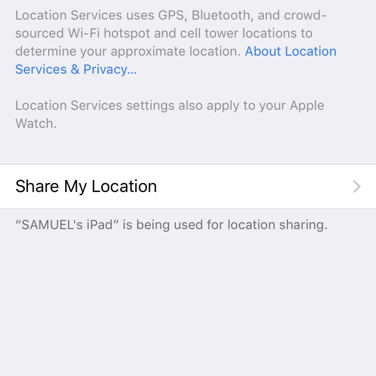 obrazovka služeb určování polohy na iPhone