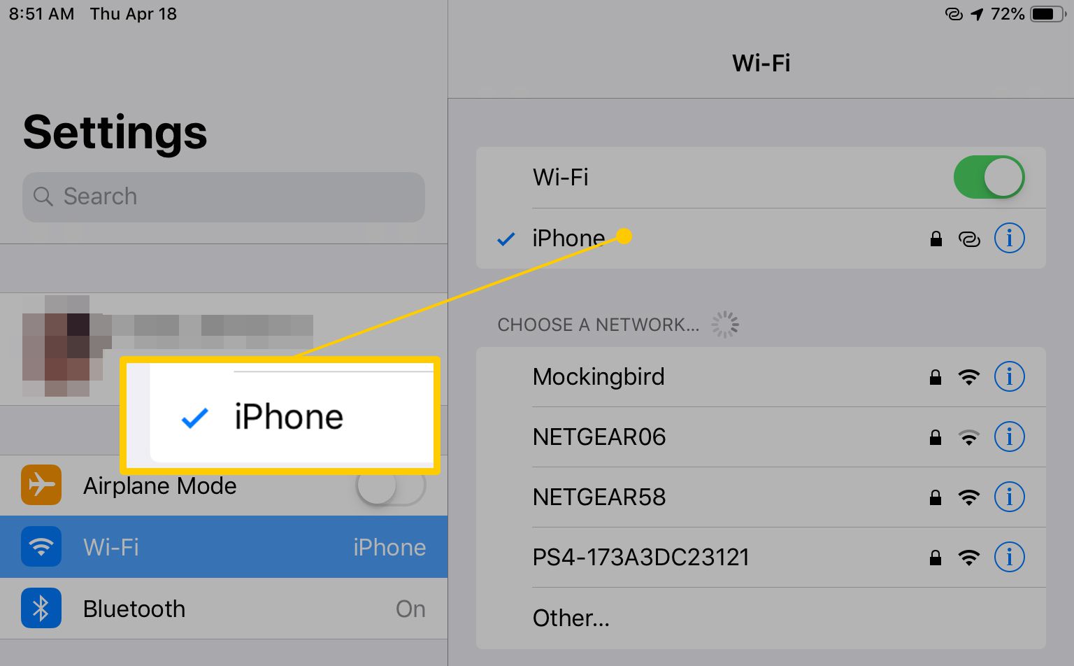 iPhone vybraný v aplikaci Nastavení Wi-Fi na iPadu