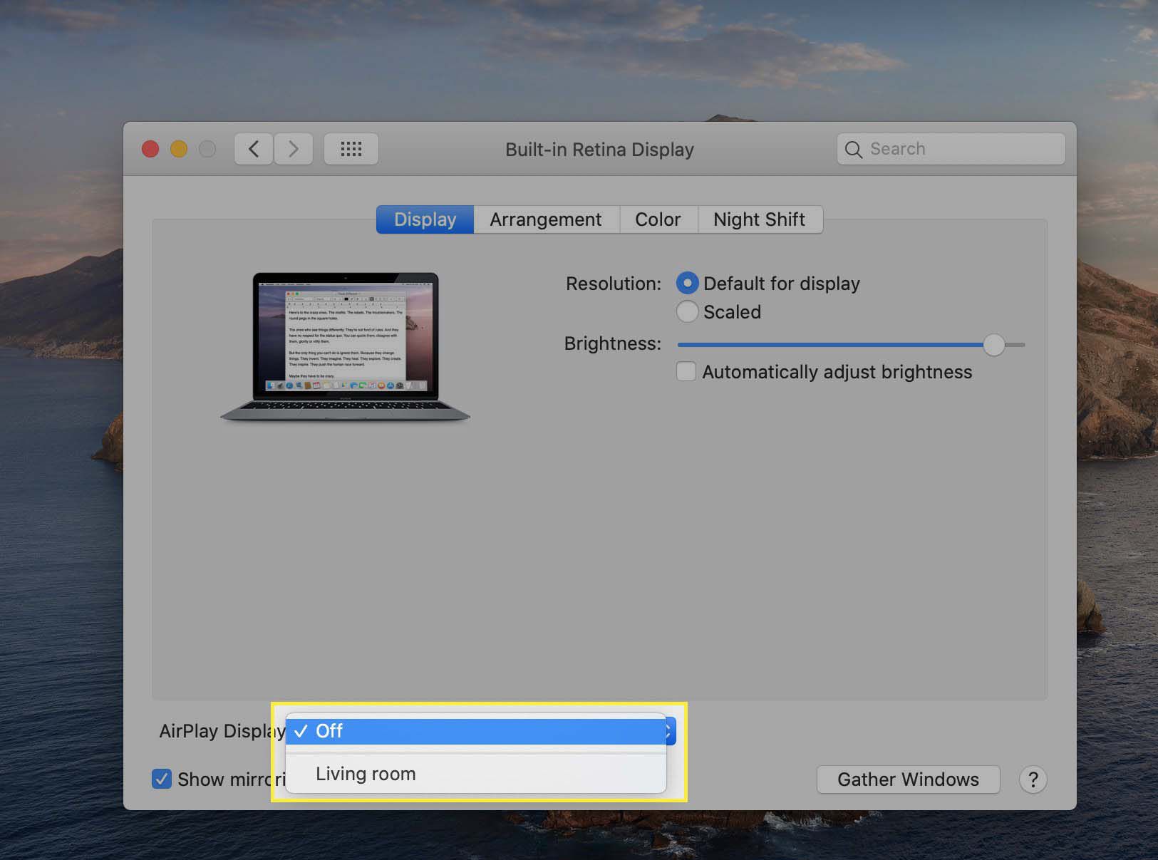 Nabídka Zobrazení AirPlay zobrazující cíl pro AirPlay v Předvolbách systému zobrazení v systému macOS.