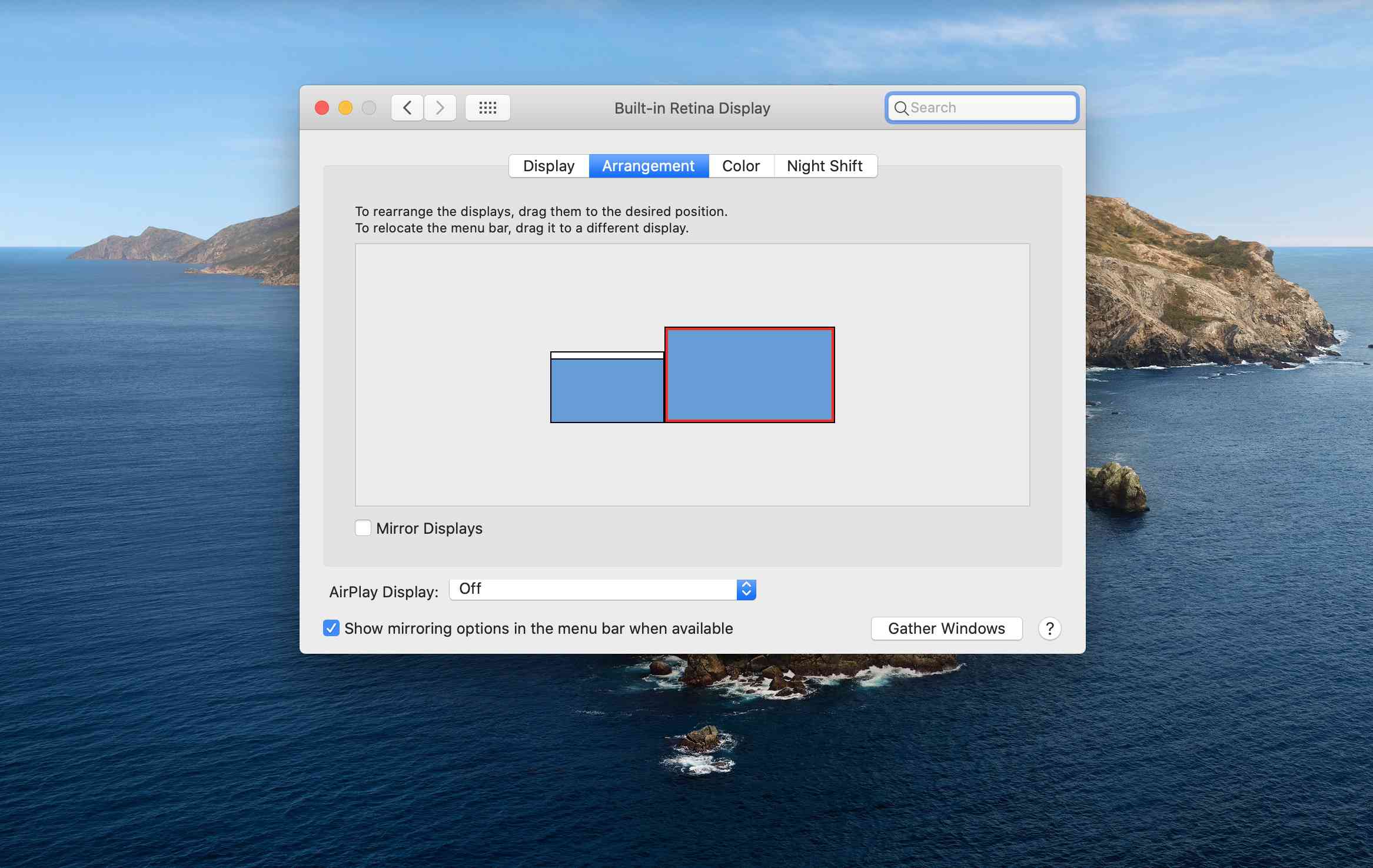 Možnosti uspořádání pro duální displeje na MacBooku Pro