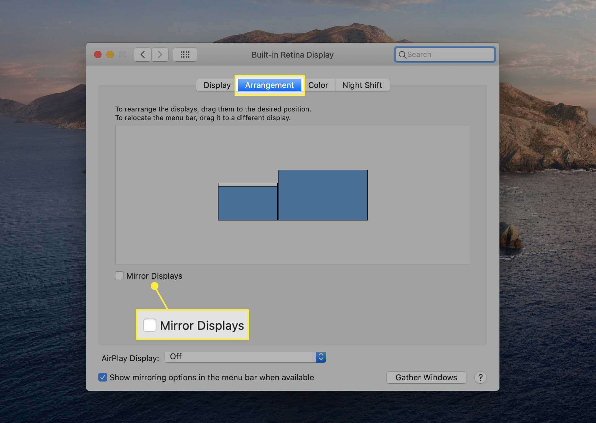 Zaškrtávací políčko Zrcadlit zobrazuje zvýrazněné na kartě Uspořádání v části Předvolby systému v systému macOS.