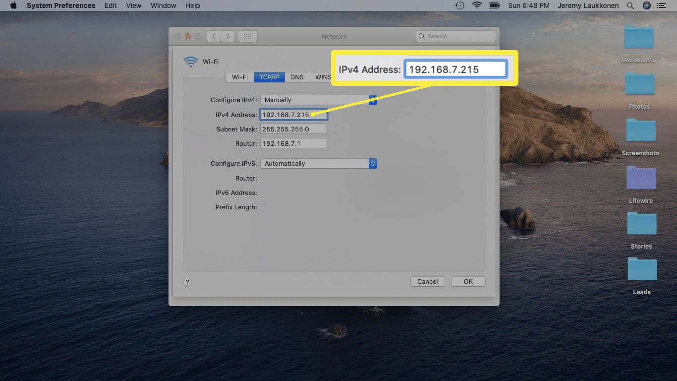 Snímek obrazovky s nastavením vlastní adresy IP na počítači Mac.