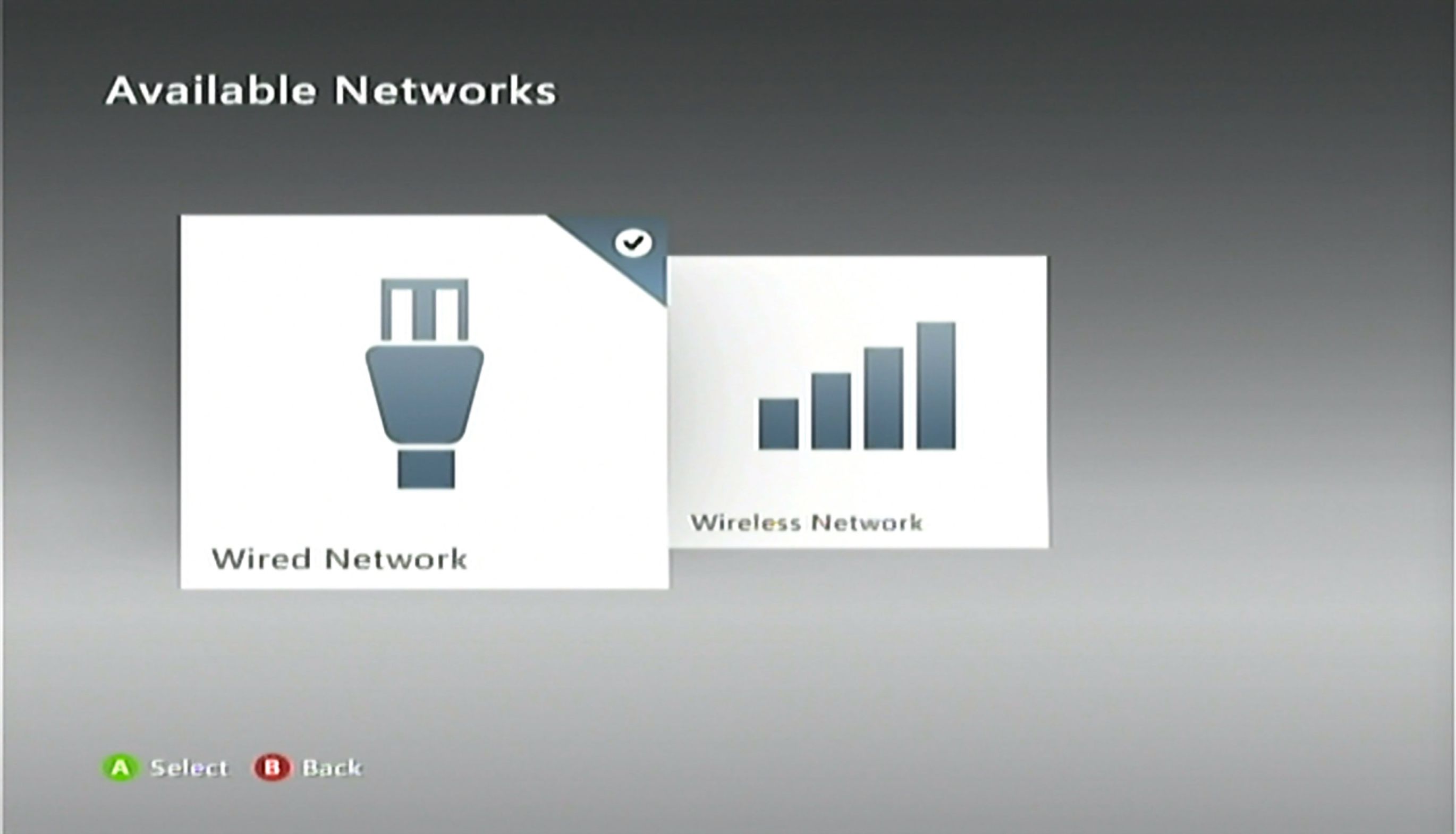 Výběr kabelové sítě na obrazovce Dostupné sítě v konzole Xbox 360